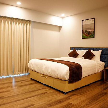 Dream Hotel - Richmond Bangalore Esterno foto