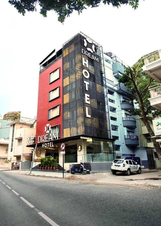 Dream Hotel - Richmond Bangalore Esterno foto