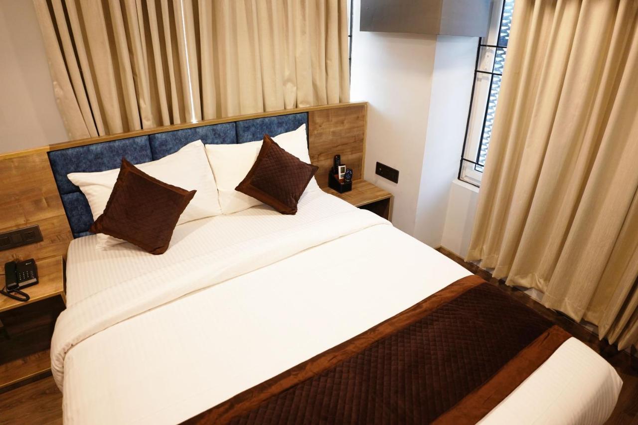Dream Hotel - Richmond Bangalore Esterno foto