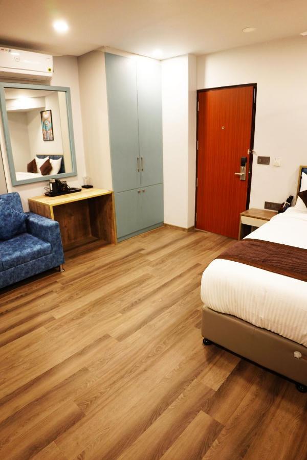 Dream Hotel - Richmond Bangalore Esterno foto