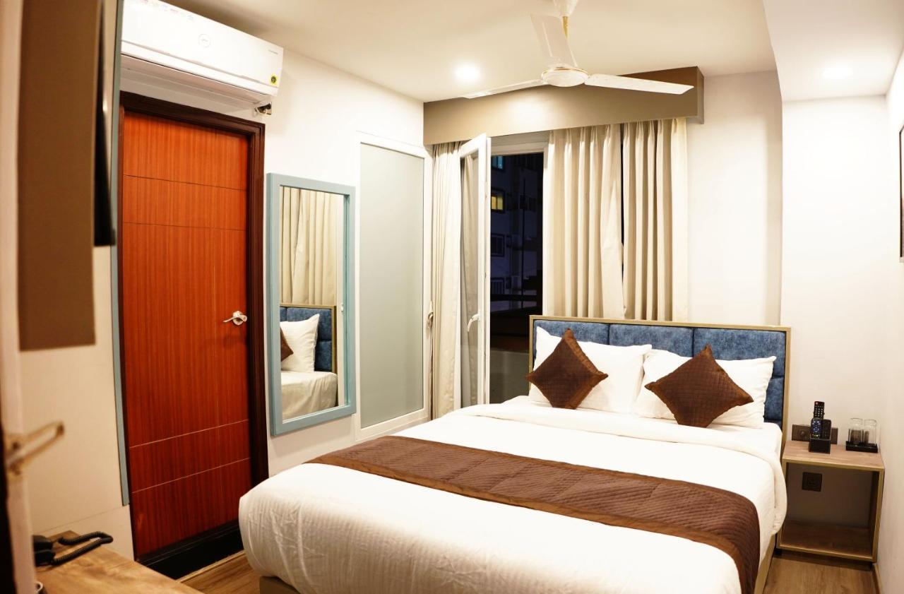 Dream Hotel - Richmond Bangalore Esterno foto