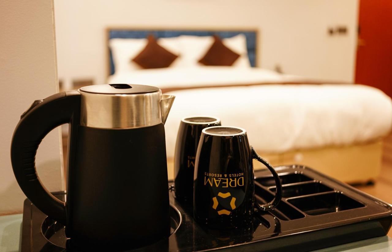 Dream Hotel - Richmond Bangalore Esterno foto