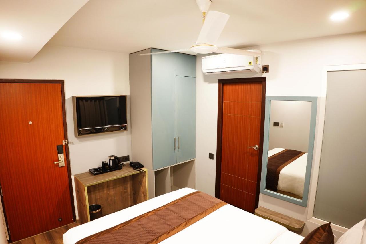 Dream Hotel - Richmond Bangalore Esterno foto