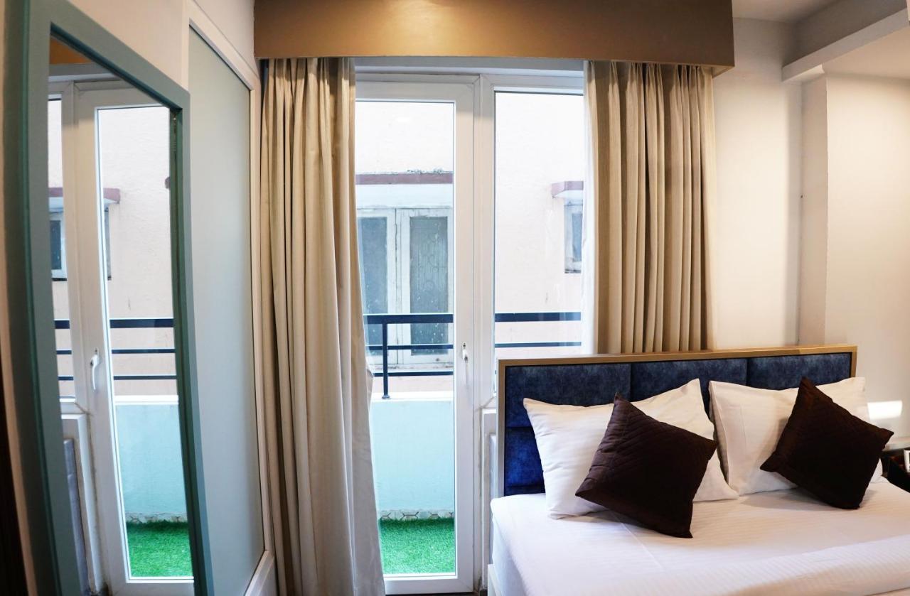 Dream Hotel - Richmond Bangalore Esterno foto